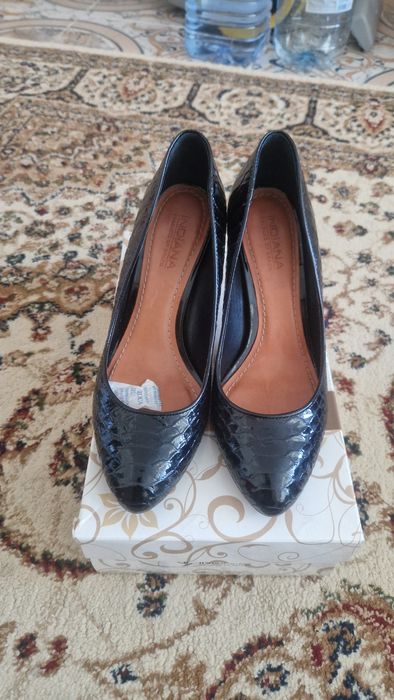 Продам женские туфли