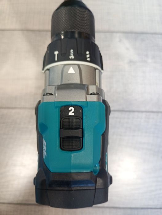 Makita HP001G мощен акумулаторен ударен винтоверт 40V 
Най