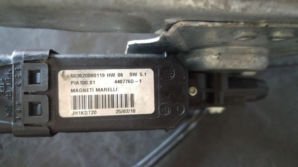 Macara cu motoras usa dreapta renault clio 3 440776d-1