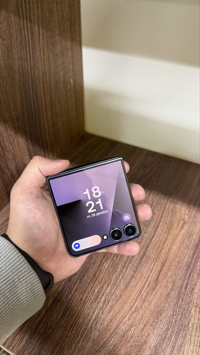 Samsung Galaxy Z Flip 7 / 256gb