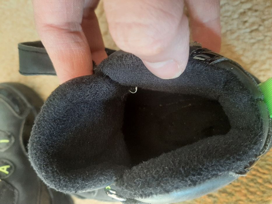 Продам детскую обувь на мальчика весна