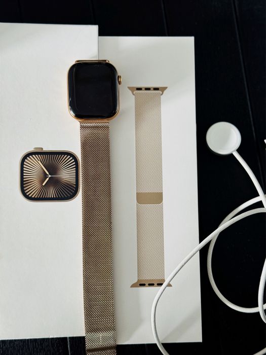 Apple Watch Series 10 - 46mm Titanium Gold