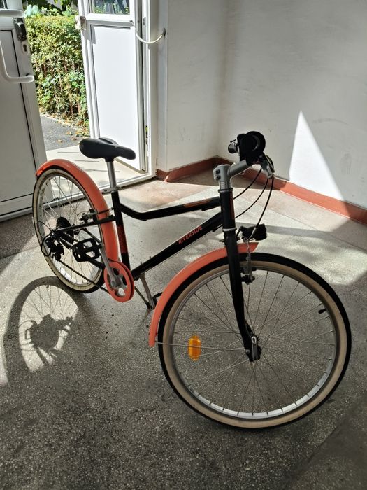 Vând bicicletă fete 10-12ani