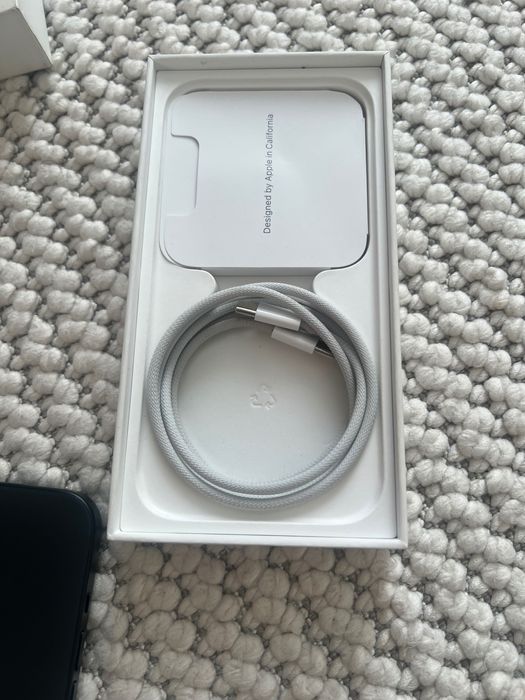 Продам iPhone 15 128 black