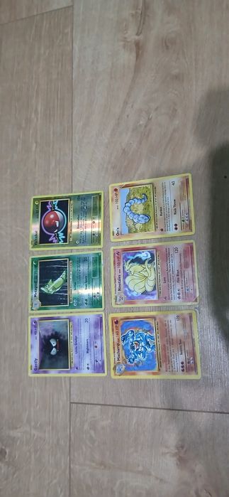 Cărți pokemon reale