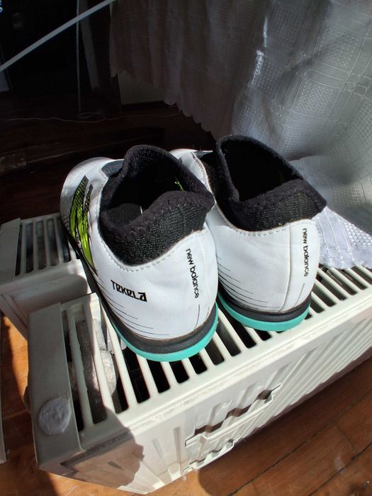 Футболни стоножки New Balance Tekela 37 номер