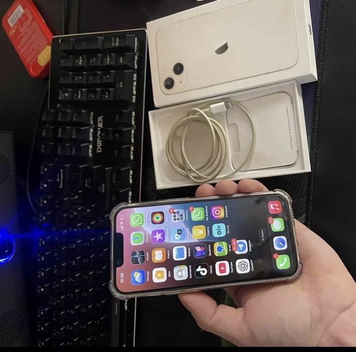 Продам телефон Айфон 13 128Gb