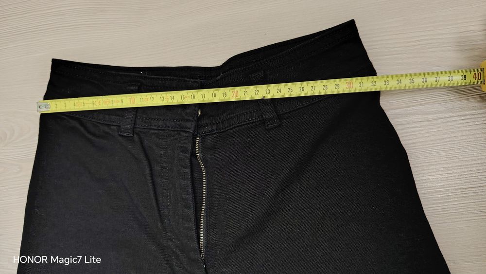 Blug negru intens cu crac larg mărimea 34