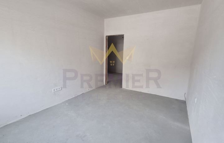 Продава се Четиристаен апартамент в Варна, Бриз - 144 кв.м за 2500 €/кв.м - Снимка #1