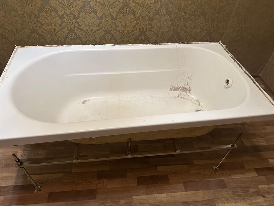 Продам ванную акриловую б/у