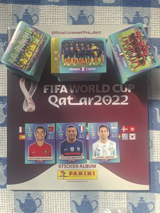 Album gol+set complet de stickere nelipite Panini World Cup 2022