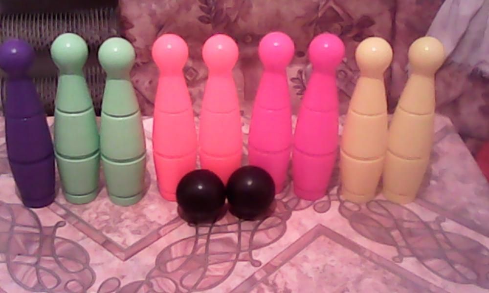 9 бр. КЕГЛИ - комплект с 2 бр. топки - цена- 15.00лв.