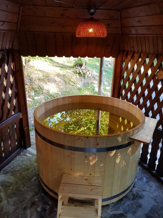 Închiriez cabana cu i ciubăr inclus in preț!!!Revelion Rezervat!