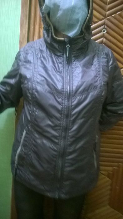Куртка женская демисезонная.