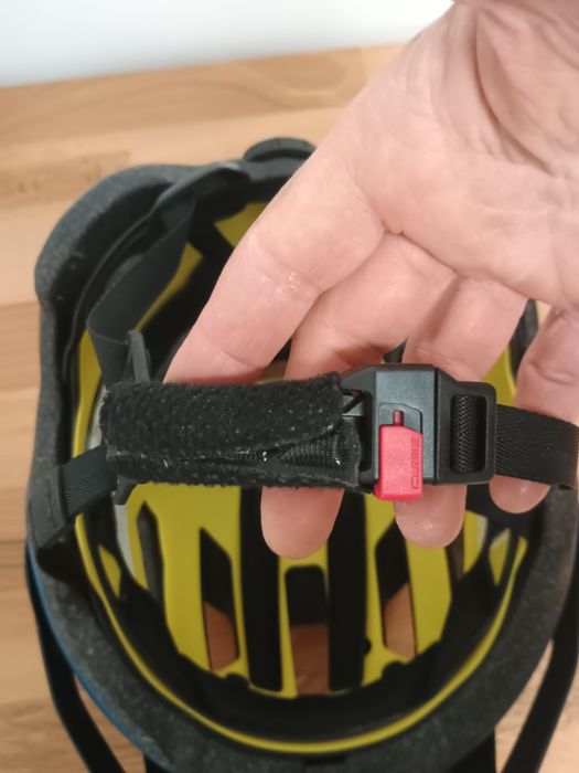 Велосипедна каска CUBE stray