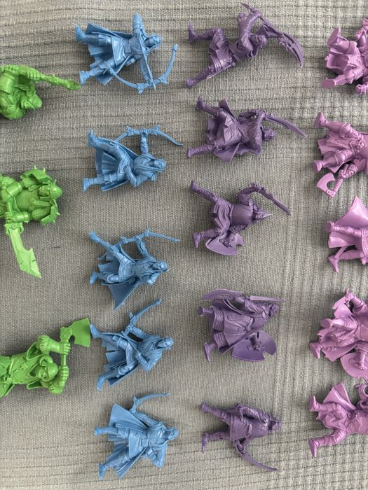 Продам фигурки эльфы, орки, гномы