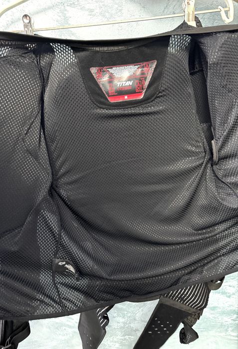 Armură moto / enduro / downhill FOX TITAN, mărimea M – protecție compl