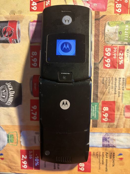 telefon de colectie motorola v3 stare buna