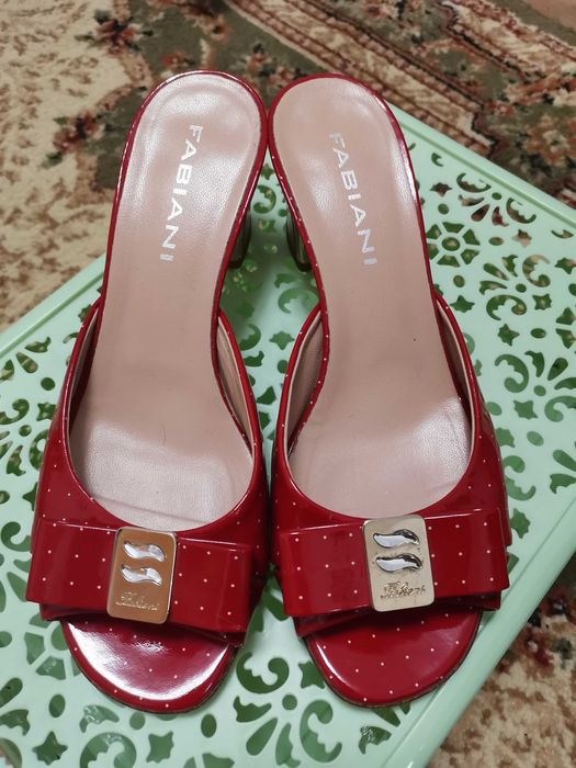 Сабо мюли лакированные