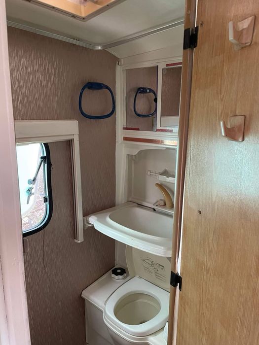 Vand sau schimb rulota Elddis