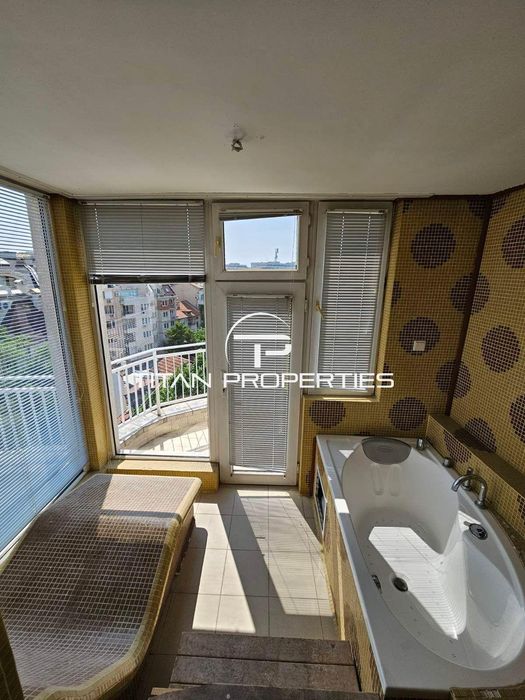 Дава се под наем Мезонет в Пловдив, Център - 356 кв.м за 1495.83 € - Снимка #13