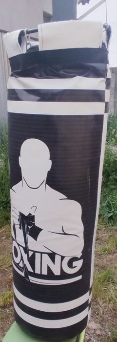 Боксерская груша Наполнена опилкой