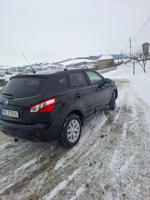 Vând nissan Qashqai