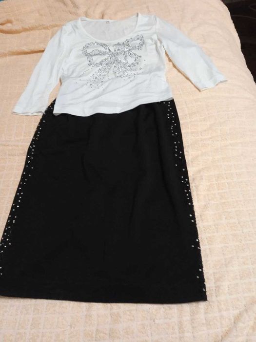 продается костюм юбка и пиджак и костюм тройка