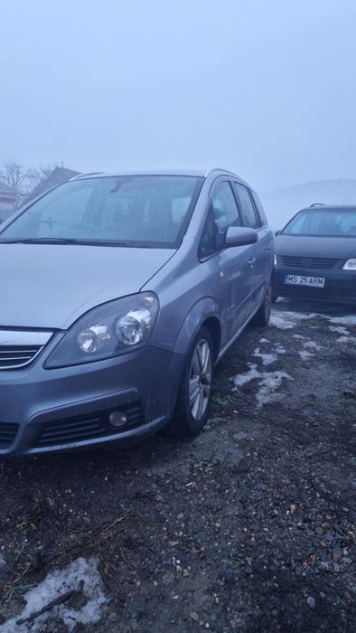 Opel zafira 7 locuri.