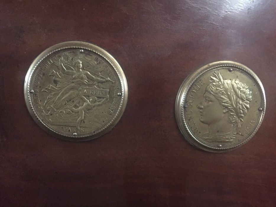 Vând pian vechi!negociabil