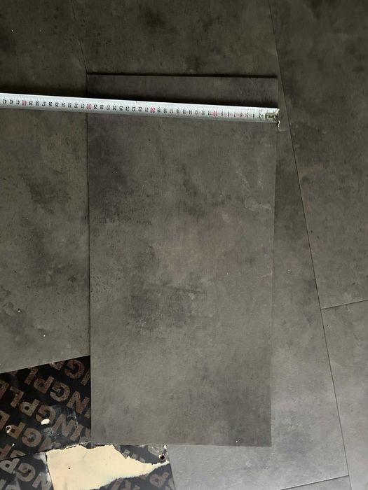 Винилова настилка тъмно сива