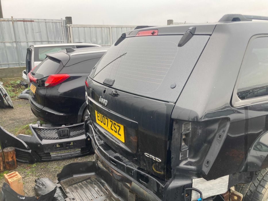 Заден капак jeep grand cherokee гранд чероки wk врата багажник