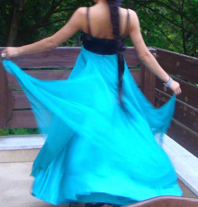 Абитуриентска (бална, шаферска, официална) рокля