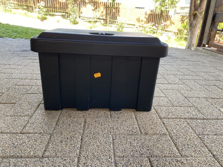 Cutie de depozitare pentru masina