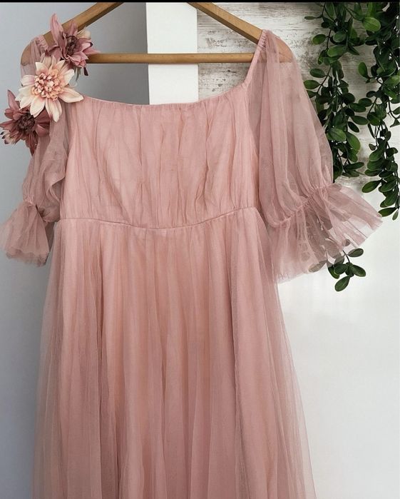 Рокли за бременни под наем