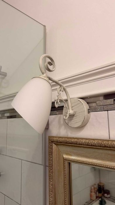 Бра металл, Италия