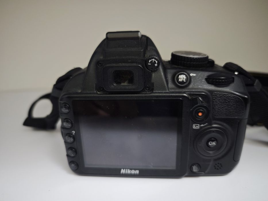 Продаю Nikon D3100, объектив 18-55