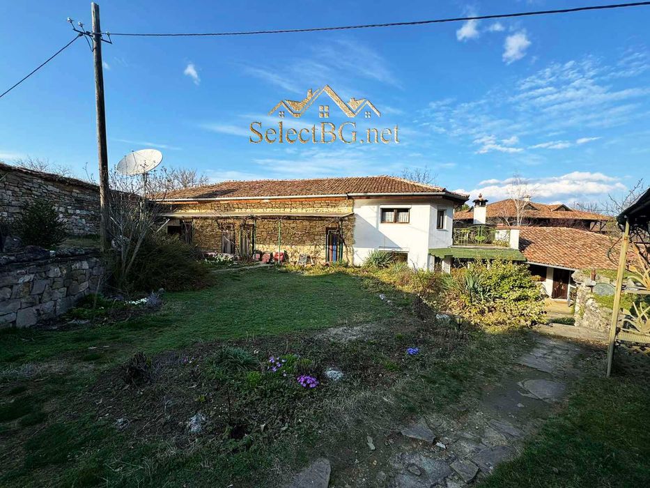 Продава се Къща в с. Арбанаси, Област Велико Търново - 257 кв.м за 1594 €/кв.м - Снимка #1