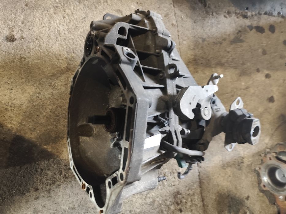 Nissan Qachqai 1.5 dci 106кс-Ръчна скоростна кутия.