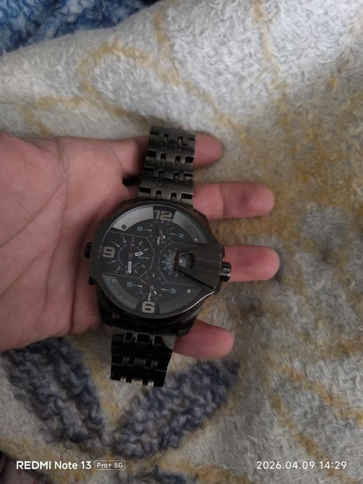 Продавам мъжки оригинален часовник Diesel DZ- 7372 Без Забележки