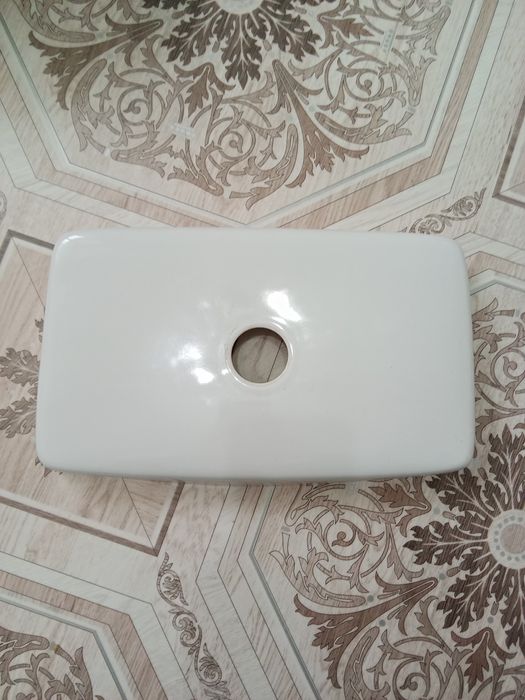 Крышка  унитаз   бачок  унитаза