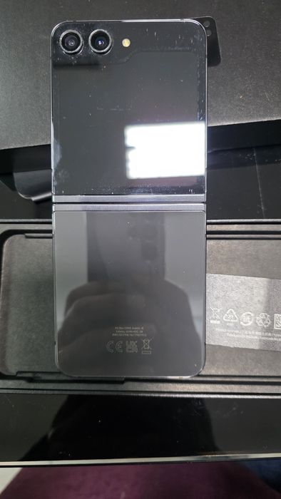 Samsung ZFlip 5-512GB