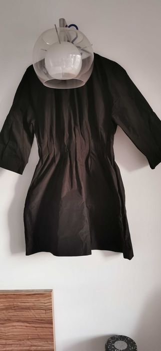 Vând rochie COS, 40, neagra, midi, noua