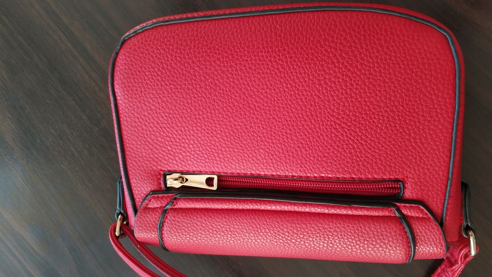 Дамска чанта червена