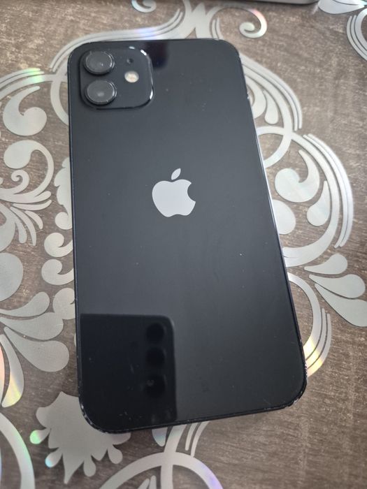 Vand 2 telefoane si o tableta