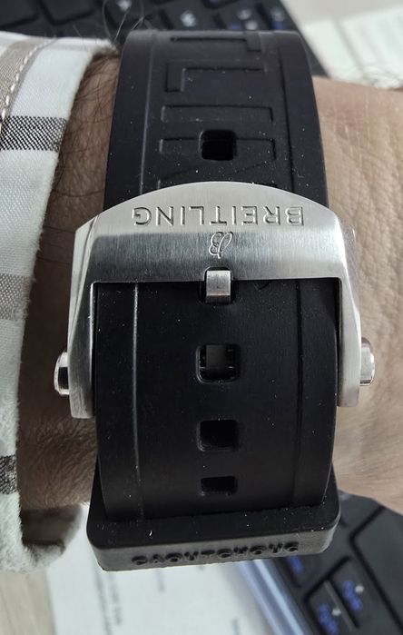 Breitling Chronomat 42 Chronograph Panda
sticlă de safir