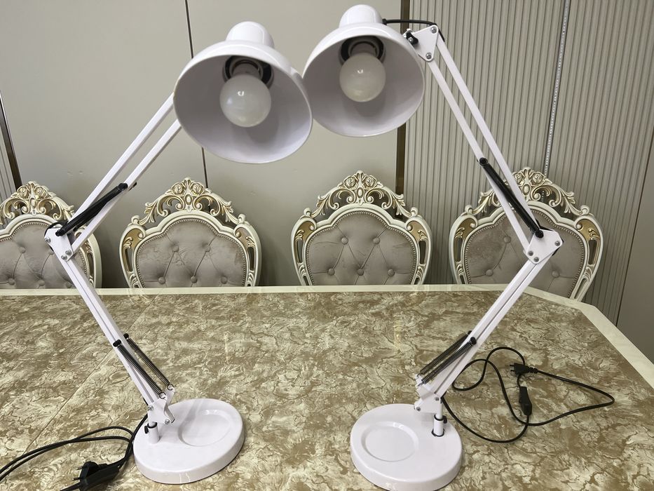 !!! Настольная лампа - в отличном состоянии!!!