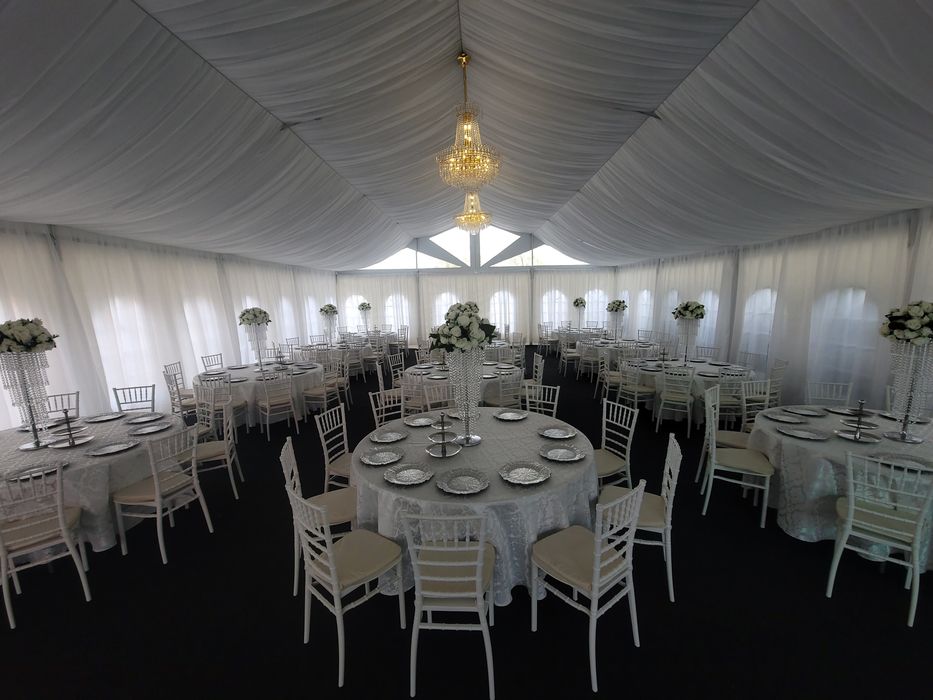 Inchiriez cort evenimente Corturi evenimente mese scaune vesela