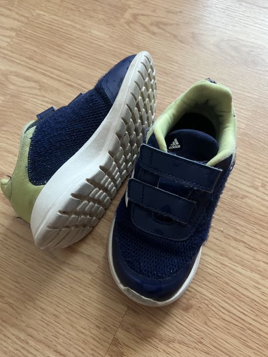 Pantofi sport Adidas 27