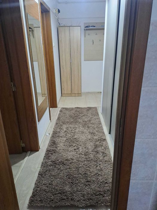 Inchiriez apartament
